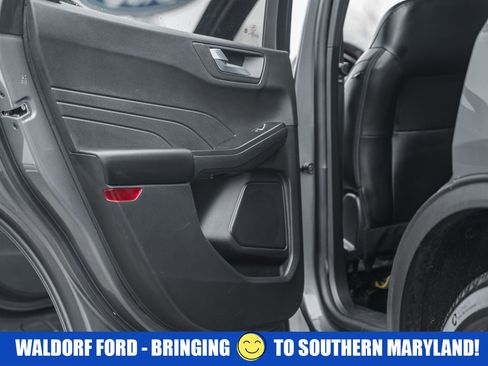 Used 2025 Ford Escape ST-Line Select AWD/4WD image 41