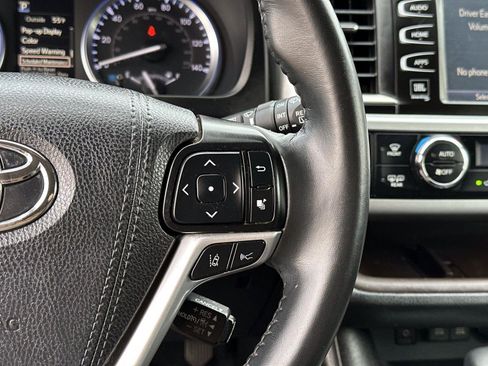 Used 2019 Toyota Highlander Limited image 29