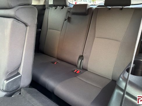 Used 2024 Toyota Highlander LE image 20