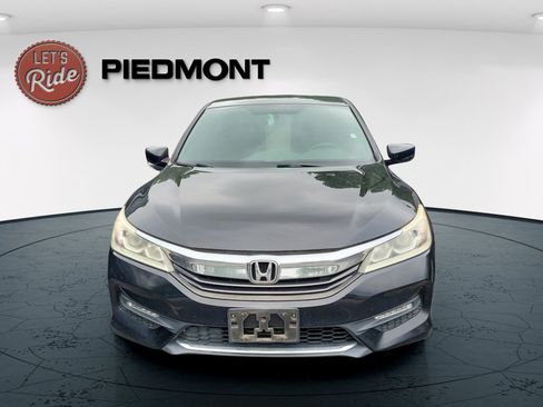 Used 2017 Honda Accord Sport Special Edition image 2