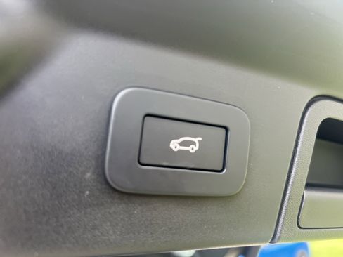 Certified 2026 Land Rover Range Rover Velar S AWD/4WD image 38