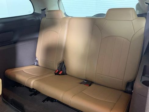 Used 2017 Buick Enclave Leather AWD/4WD image 9