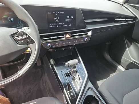 Used 2025 Kia Niro LX FWD image 20