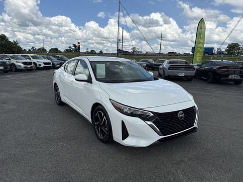 Used 2024 Nissan Sentra SV FWD image 15
