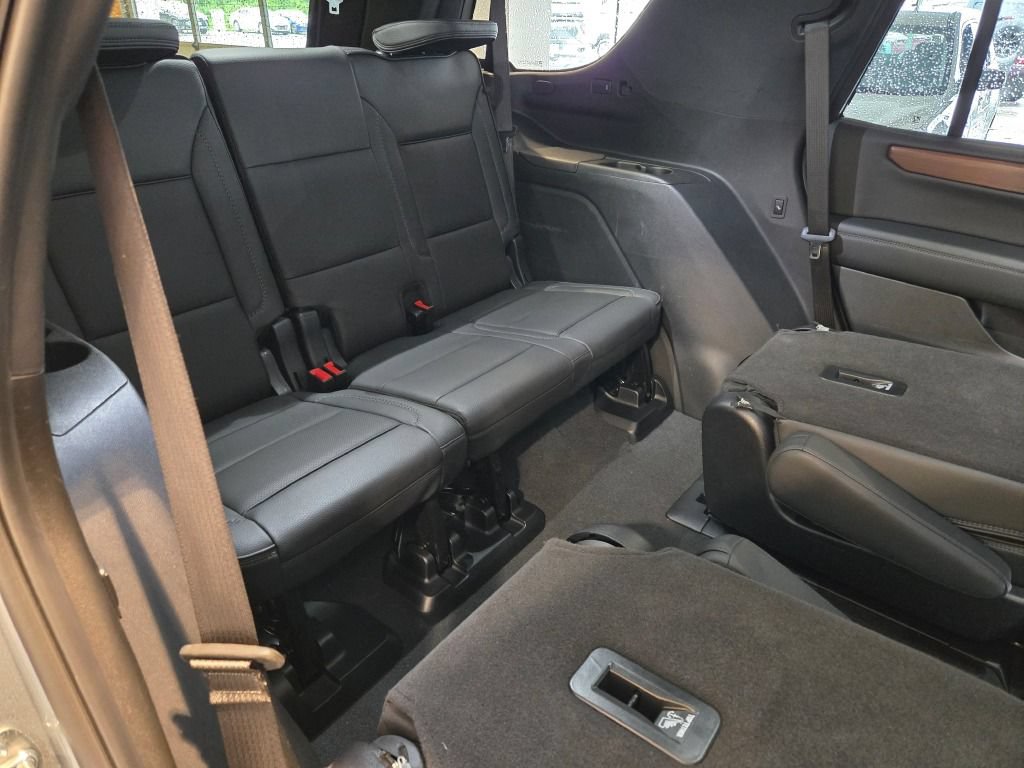 Used 2025 GMC Yukon Denali AWD/4WD image 13