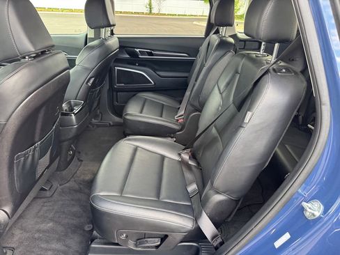 Used 2025 Kia Telluride S AWD/4WD image 14