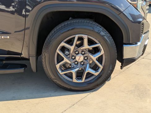 Used 2023 GMC Sierra 1500 SLT image 33