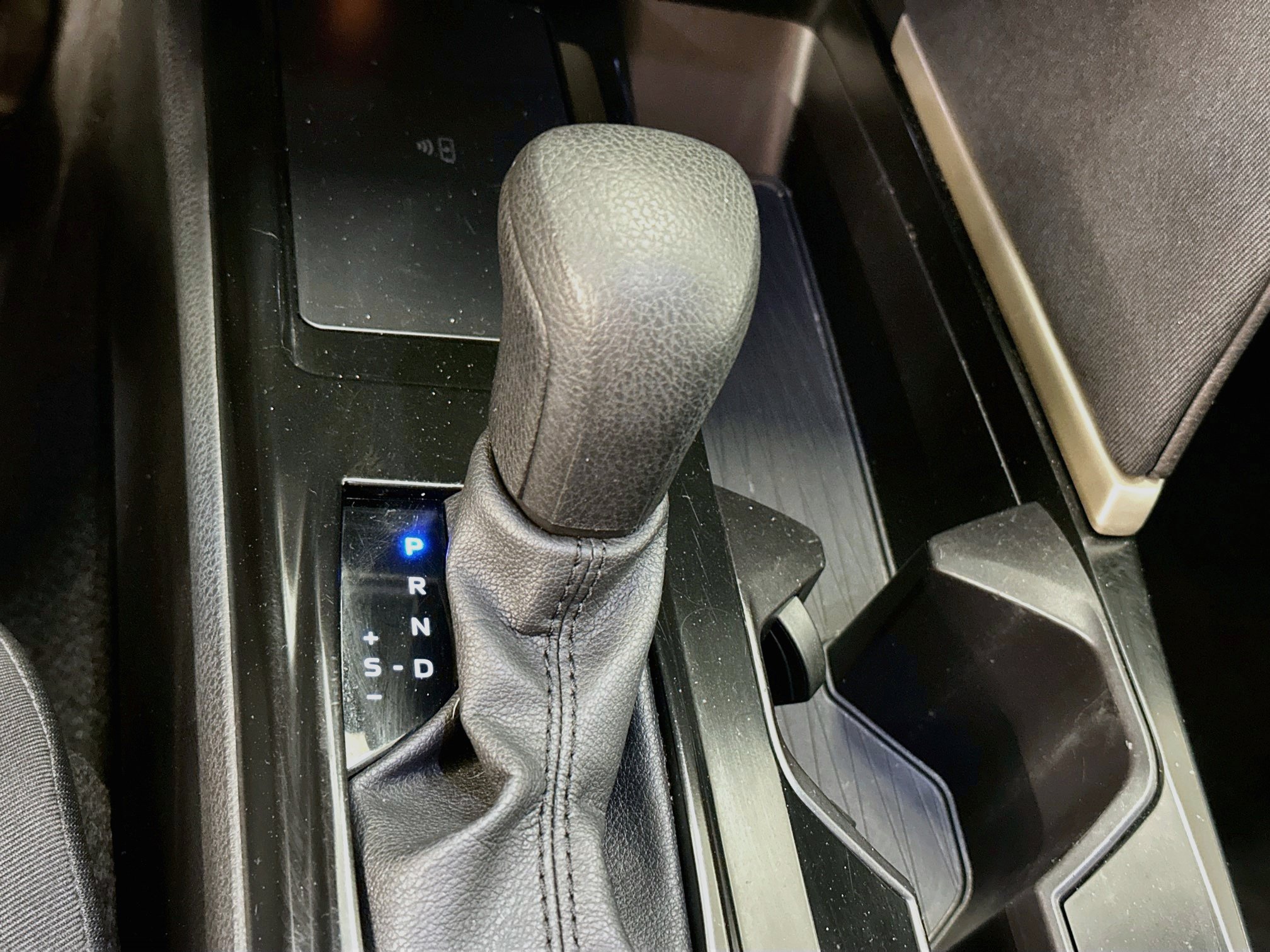 Used 2025 Toyota Camry LE FWD image 25