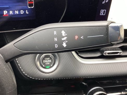 Used 2025 Chevrolet Equinox LT FWD image 29