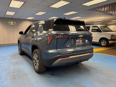 New 2026 Chevrolet Equinox LT w/ Convenience Package II AWD/4WD image 10