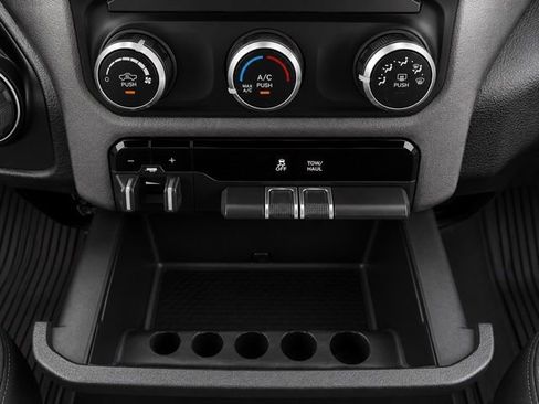 Used 2022 RAM 2500 Big Horn AWD/4WD image 30