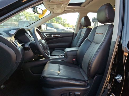 Used 2020 Nissan Pathfinder SL AWD/4WD image 14