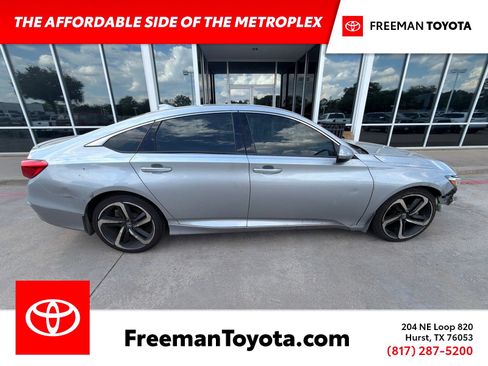 Used 2018 Honda Accord Sport image 1