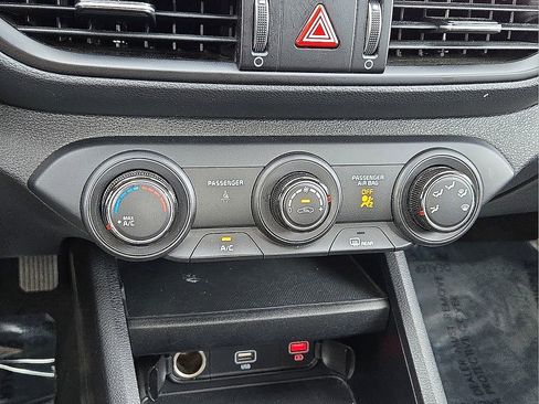 Used 2024 Kia Forte LXS image 27