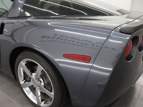 Used 2010 Chevrolet Corvette Coupe w/ 1LT RWD image 26