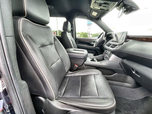 Used 2023 Chevrolet Suburban Premier AWD/4WD image 28