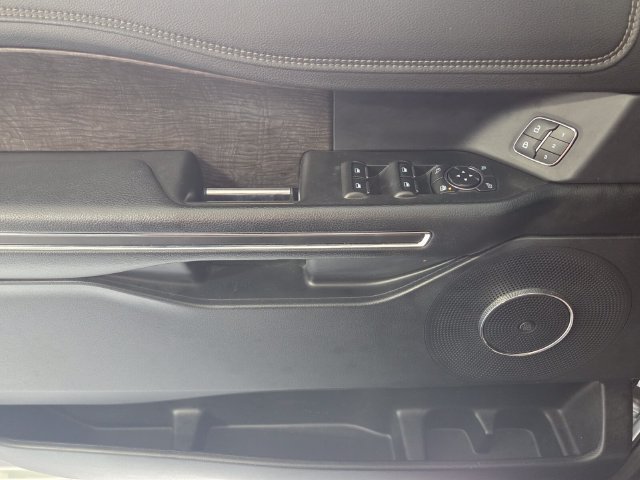 Used 2021 Ford Expedition Limited RWD image 32