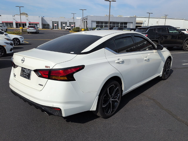 Used 2025 Nissan Altima 2.5 SR AWD/4WD image 7