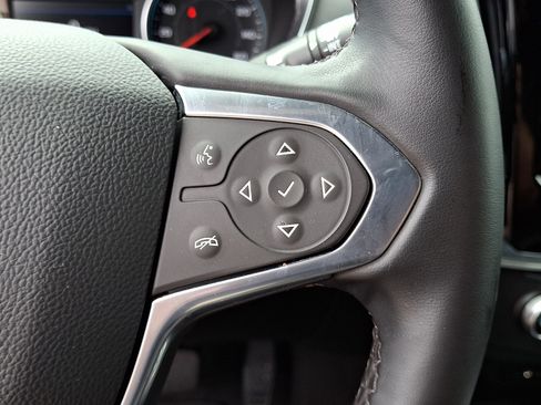 Certified 2023 Chevrolet Traverse LT FWD image 23