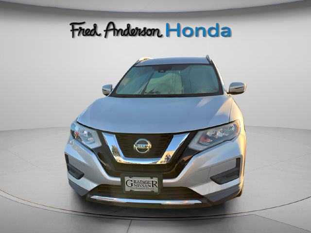 Used 2019 Nissan Rogue S w/ Special Edition Package FWD image 3