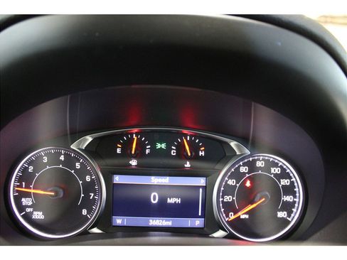 Used 2024 GMC Terrain SLT image 32