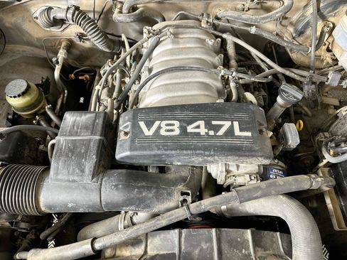 Used 2000 Toyota Tundra SR5 w/ Convenience Pkg RWD image 29