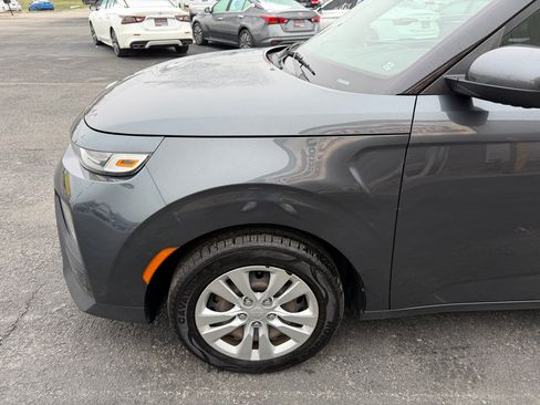 Used 2021 Kia Soul LX image 11