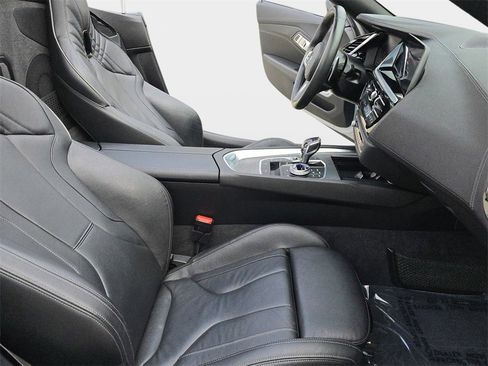 Used 2020 BMW Z4 M40i w/ Premium Package image 12