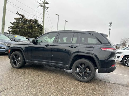 Certified 2023 Jeep Grand Cherokee Limited w/ Black Appearance Package image 21