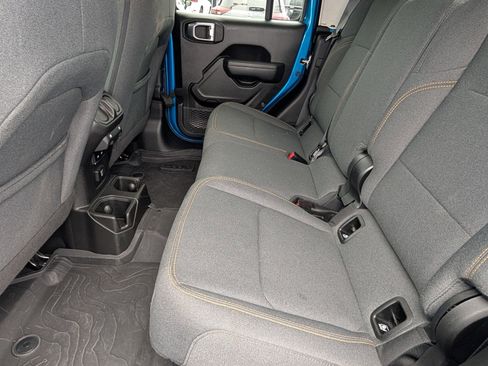 Used 2024 Jeep Gladiator Sport image 15