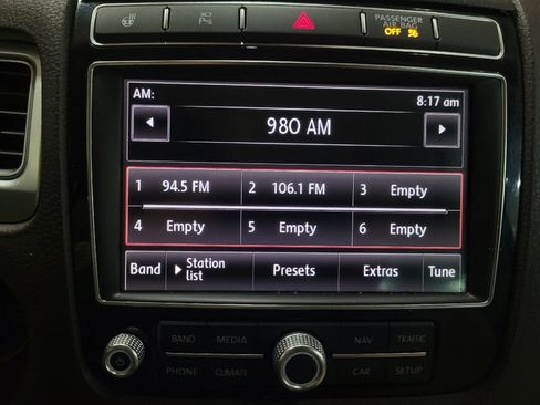 Used 2016 Volkswagen Touareg Executive image 25