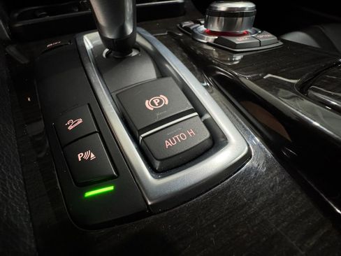 Used 2011 BMW 535i xDrive Sedan image 23