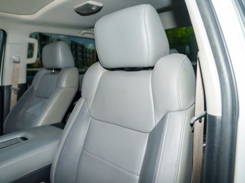 Used 2018 Toyota Tundra Limited w/ Limited Premium Package AWD/4WD image 11