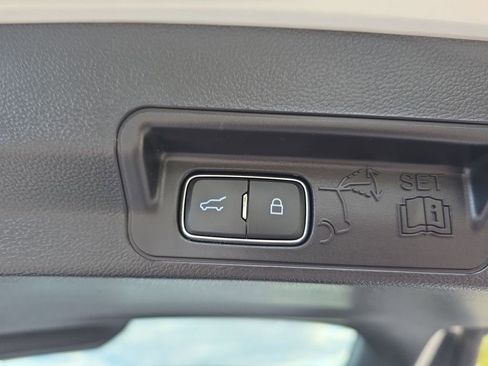 Used 2022 Ford Explorer Platinum w/ Equipment Group 601A image 15