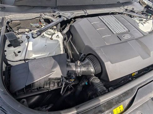 Used 2020 Land Rover Discovery Landmark image 18