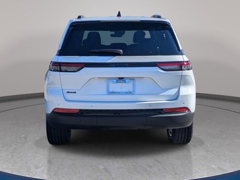 New 2025 Jeep Grand Cherokee 4WD image 6