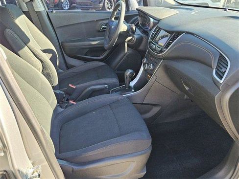 Used 2018 Chevrolet Trax LS image 15
