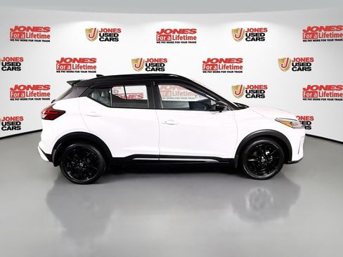 Certified 2023 Nissan Kicks SR w/ SR Premium Package FWD image 16