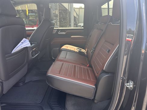 Used 2024 GMC Sierra 2500 Denali Ultimate image 15
