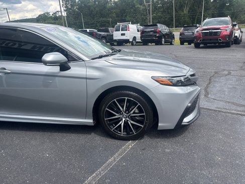 Used 2023 Toyota Camry SE AWD/4WD image 5