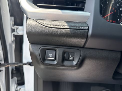 Certified 2022 GMC Acadia SLE w/ Driver Convenience Package image 13