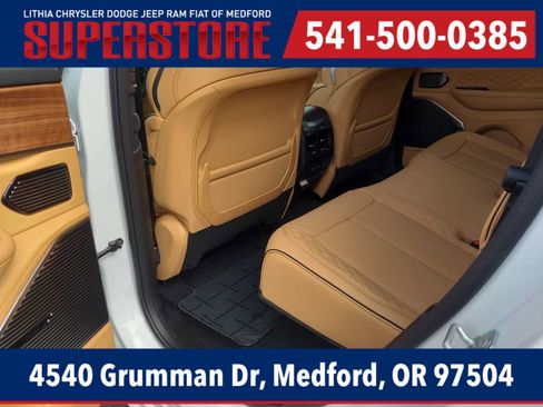 New 2026 Jeep Grand Cherokee Summit w/ Obsidian Package AWD/4WD image 20