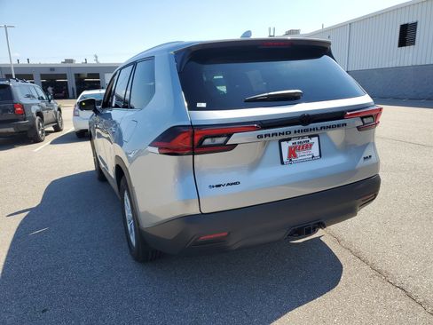 New 2026 Toyota Grand Highlander AWD Hybrid image 3