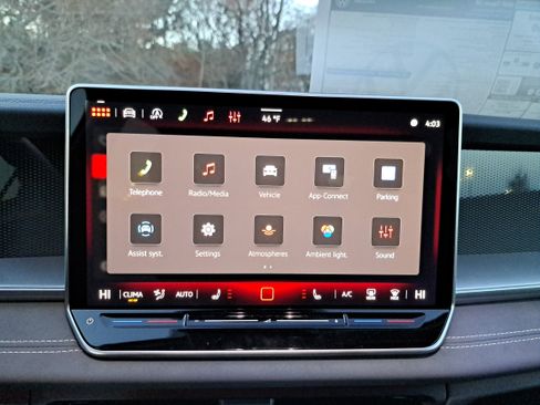 New 2026 Volkswagen Tiguan SE FWD image 22