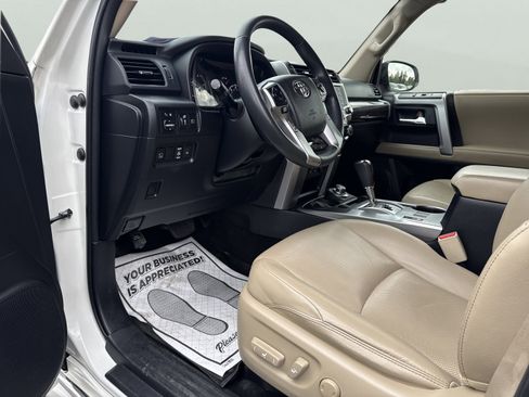 Used 2022 Toyota 4Runner Limited AWD/4WD image 19
