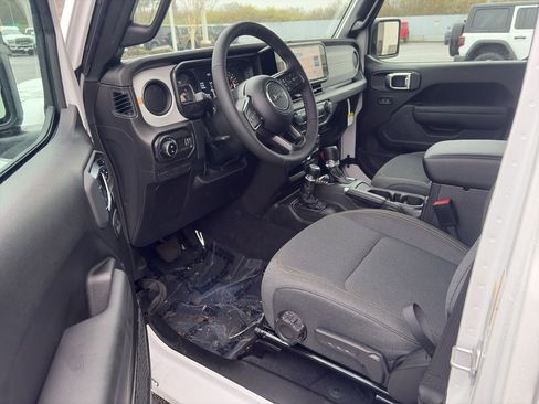 New 2026 Jeep Gladiator Sport image 5