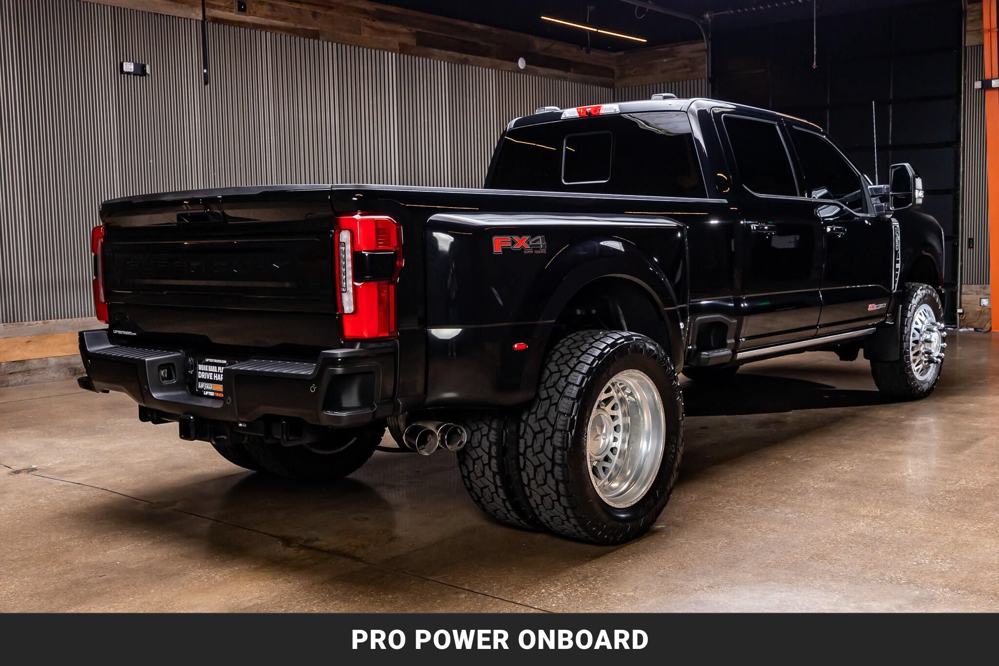 Used 2025 Ford F350 Platinum w/ FX4 Off-Road Package AWD/4WD image 9