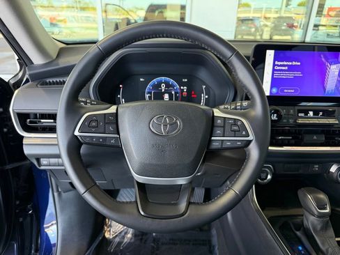 Used 2025 Toyota Grand Highlander FWD image 22