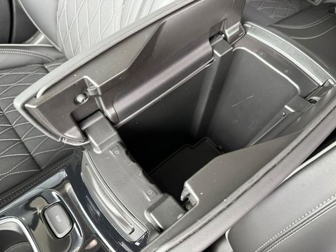 Used 2023 Buick Envision Avenir AWD/4WD image 26