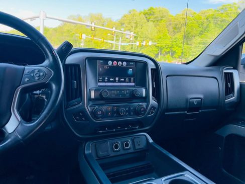 Used 2017 Chevrolet Silverado 1500 LTZ Z71 AWD/4WD image 24